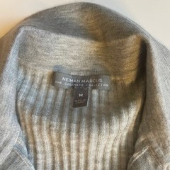NWOT Neiman Marcus Grey Cashmere Polo Sweater, Size Medium - Picture 3 of 5